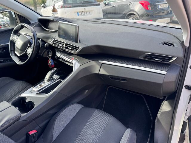 PEUGEOT 3008 ACTIVE 1.2. E-THP AUTO SPANISH LHD IN SPAIN ONLY 59000 MILES 2018